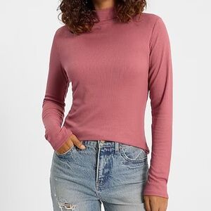 Fitted Ribbed Mock Neck Long Sleeve Tee. Size XL